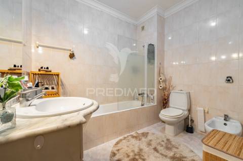 T3 com  lareira, 3 varandas e box em valbom, gondomar