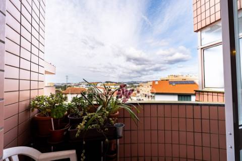 T3 com  lareira, 3 varandas e box em valbom, gondomar