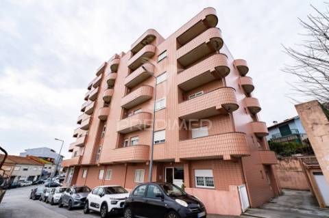 T3 com  lareira, 3 varandas e box em valbom, gondomar