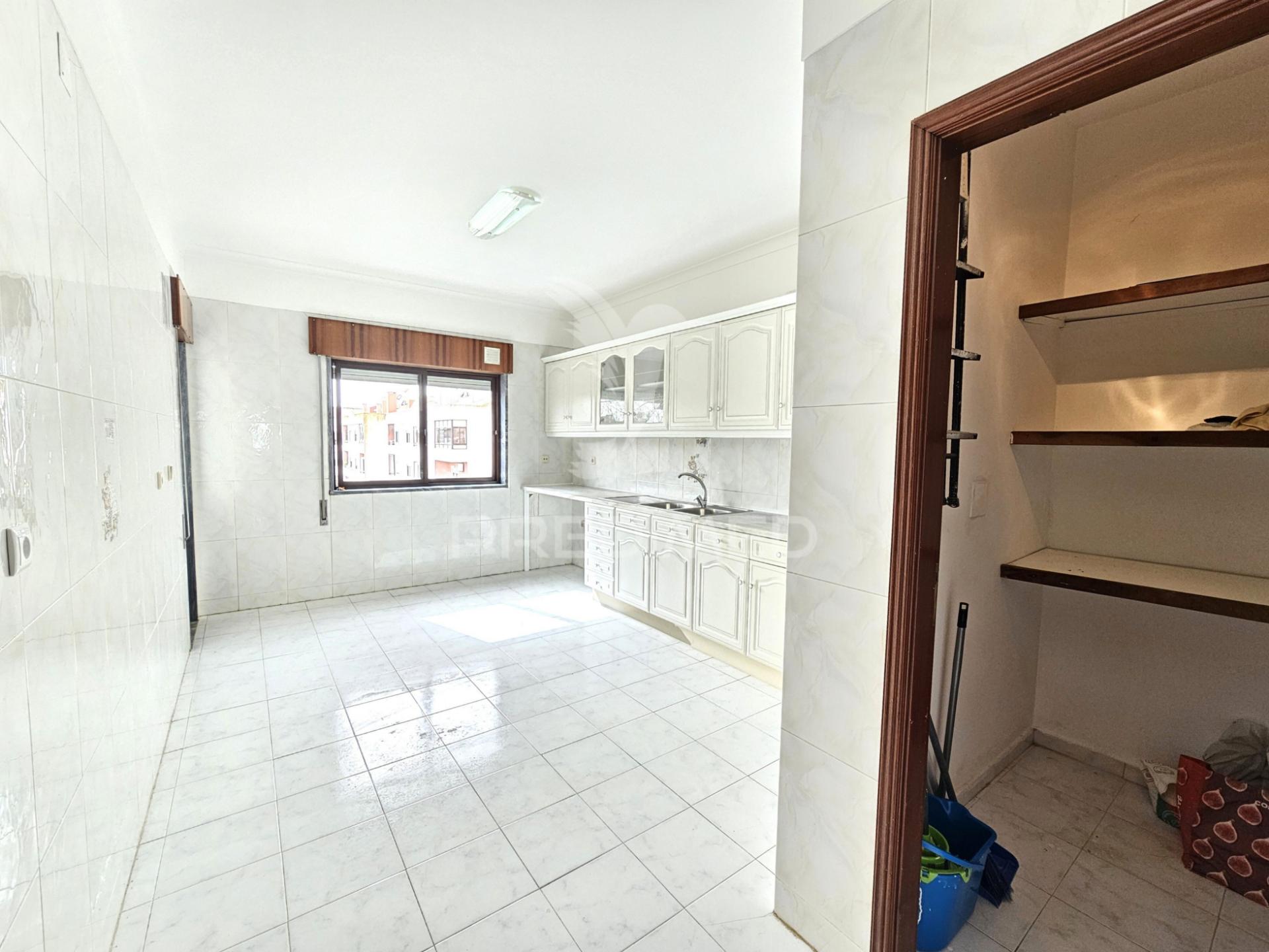 Excelente apartamento t2 no centro do pinhal novo, palmela