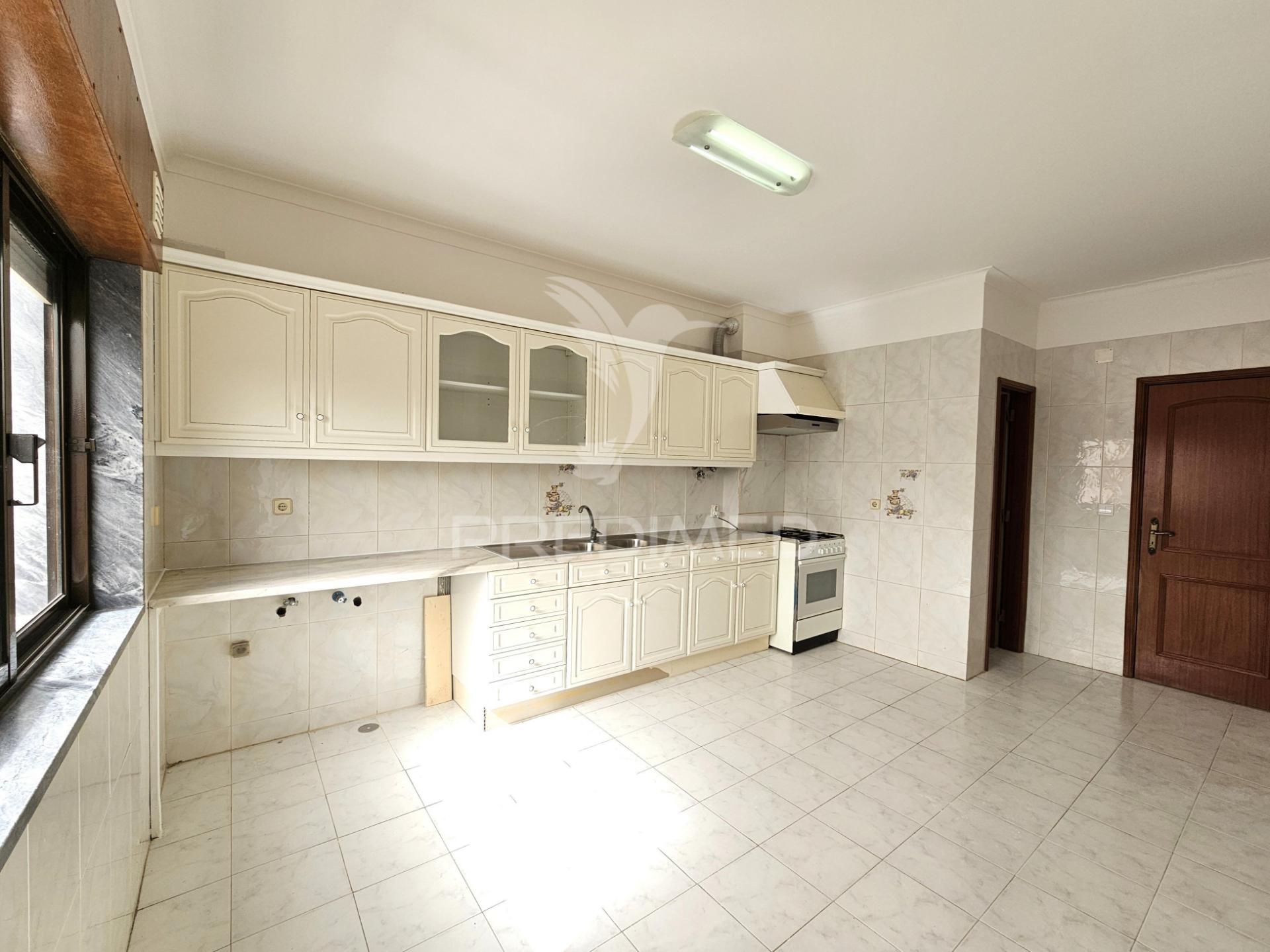 Excelente apartamento t2 no centro do pinhal novo, palmela