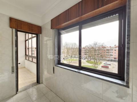 Excelente apartamento t2 no centro do pinhal novo, palmela