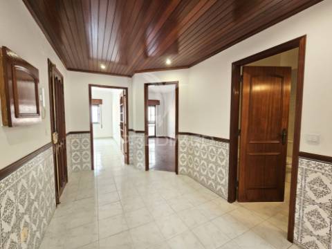 Excelente apartamento t2 no centro do pinhal novo, palmela