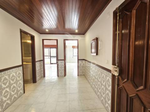 Excelente apartamento t2 no centro do pinhal novo, palmela