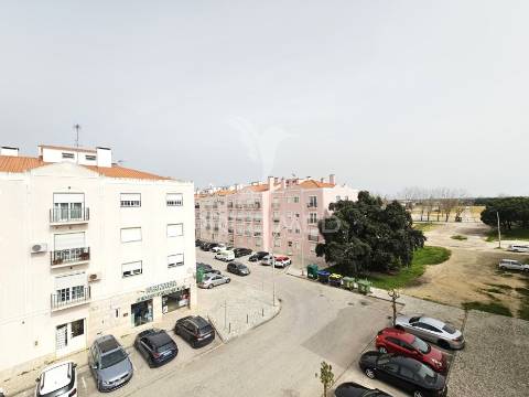 Excelente apartamento t2 no centro do pinhal novo, palmela