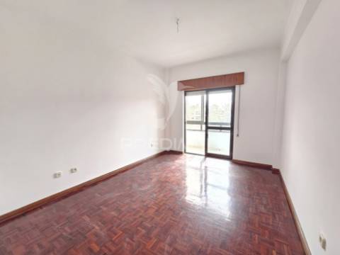 Excelente apartamento t2 no centro do pinhal novo, palmela