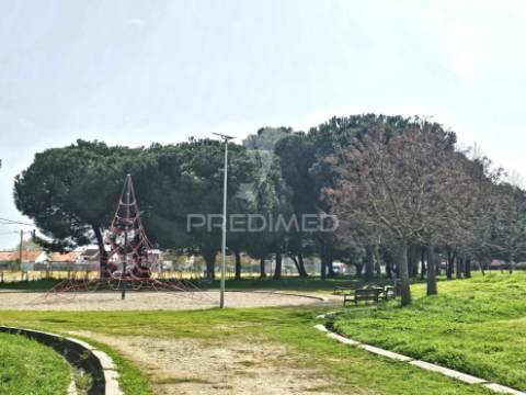 Excelente apartamento t2 no centro do pinhal novo, palmela