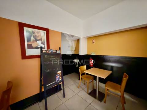 Venda de loja-café no centro de almada