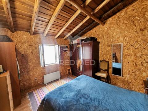 Moradia t2 no rolão, concelho de castro verde.