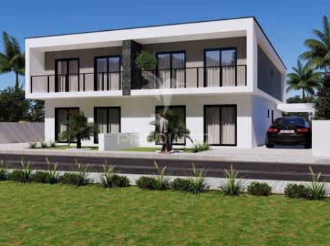 Moradia gem. t4, c/3 suites e piscina, em fernão ferro