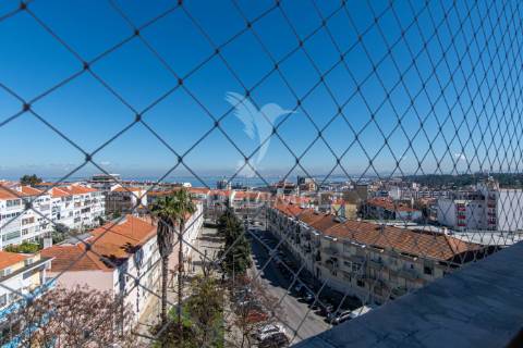 Excelente apartamento remodelado em almada com vista rio
