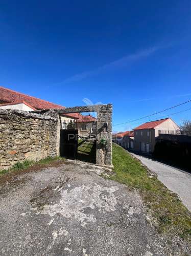 Moradia t2 totalmente remodelada em gralhas – montalegre