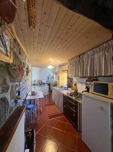 Moradia t2 totalmente remodelada em gralhas – montalegre