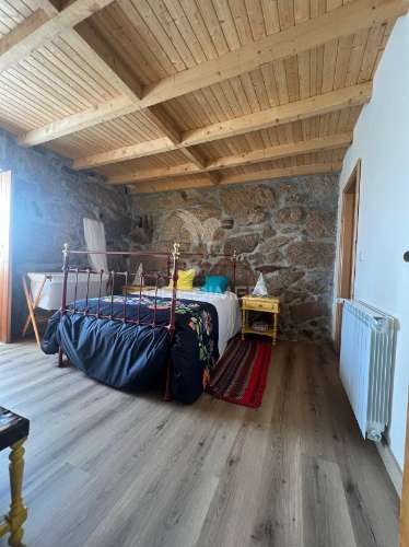 Moradia t2 totalmente remodelada em gralhas – montalegre