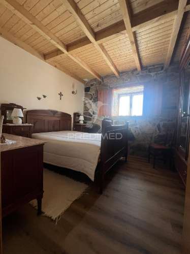 Moradia t2 totalmente remodelada em gralhas – montalegre