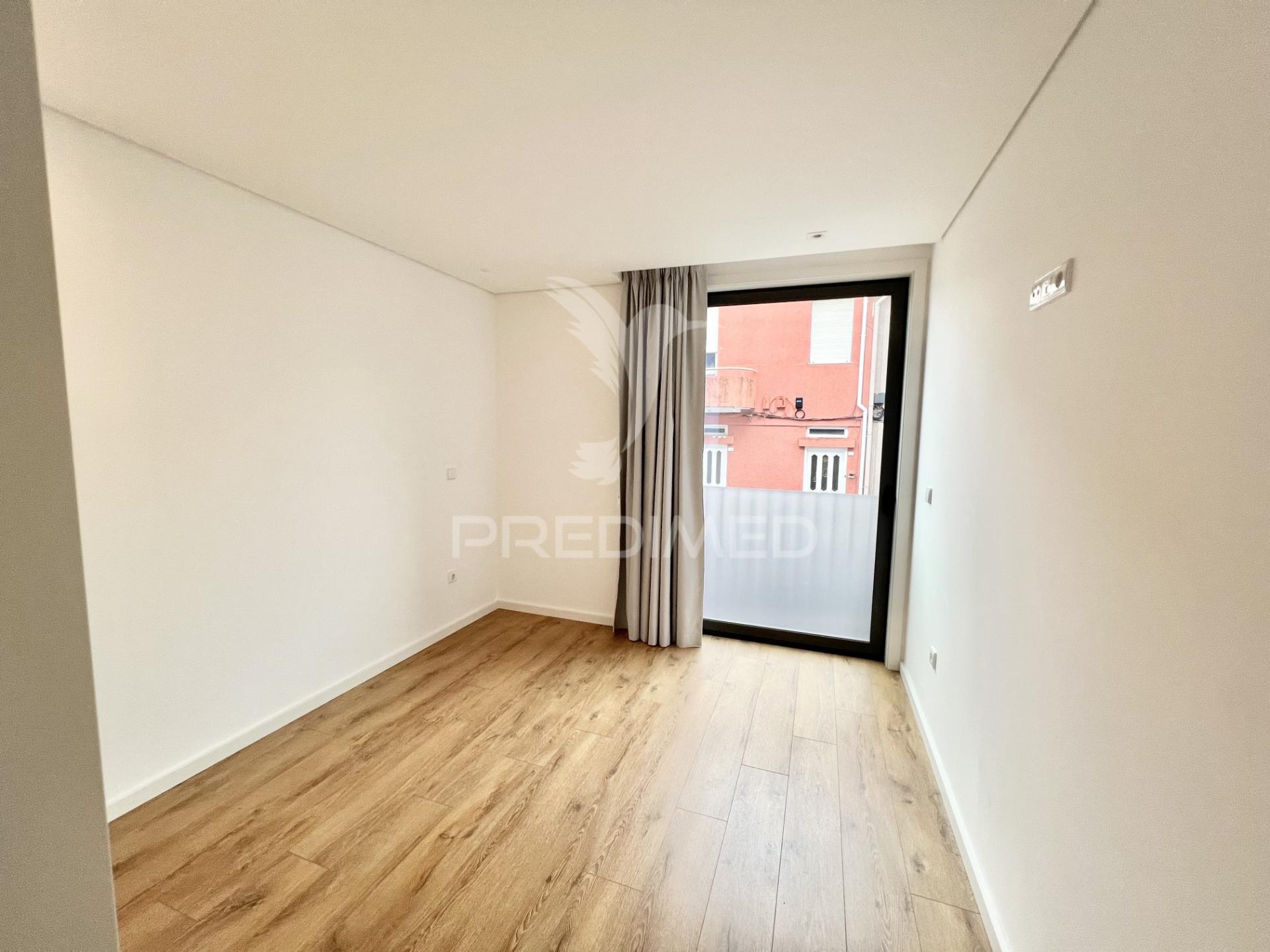 Apartamento t2 novo ao nível do r/c (elevado) na azenha, paranhos (próximo do pólo universitário), porto.