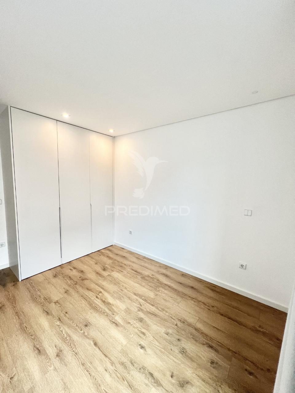 Apartamento t2 novo ao nível do r/c (elevado) na azenha, paranhos (próximo do pólo universitário), porto.