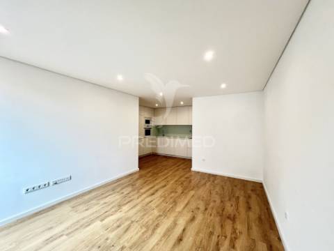 Apartamento t2 novo ao nível do r/c (elevado) na azenha, paranhos (próximo do pólo universitário), porto.