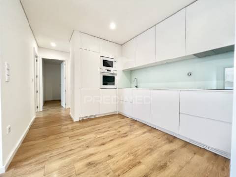 Apartamento t2 novo ao nível do r/c (elevado) na azenha, paranhos (próximo do pólo universitário), porto.