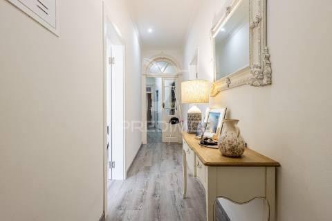 Excelente moradia térrea com quintal e anexos no centro da cidade