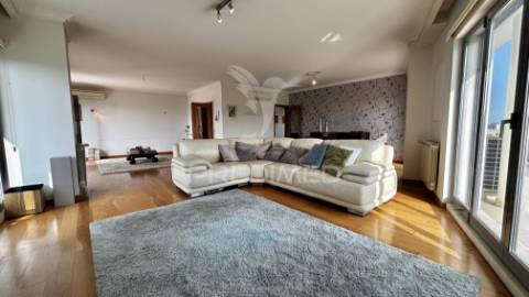 Penthouse / apartamento t5