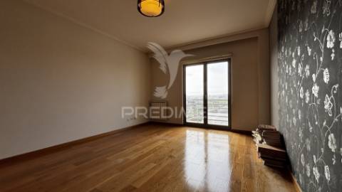 Penthouse / apartamento t5