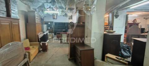 Garagem com 256m² no centro de vila nova de gaia