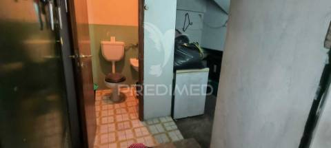 Garagem com 256m² no centro de vila nova de gaia