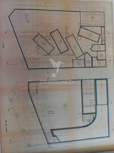 Garagem com 256m² no centro de vila nova de gaia