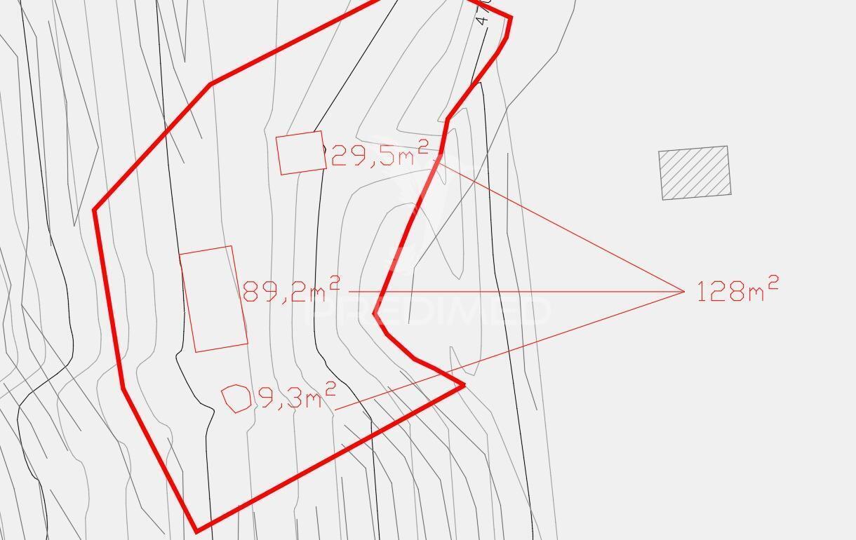 Moradia independente à venda no lugar da palhinha em vilarinho da castanheira