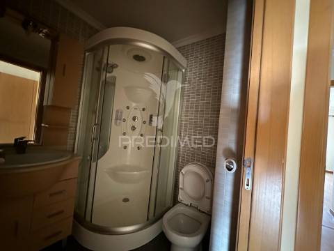 Apartamento t3/com garagem -para arrendamento em santarém