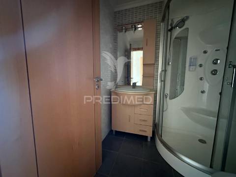 Apartamento t3/com garagem -para arrendamento em santarém