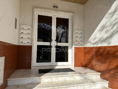 Apartamento t3/com garagem -para arrendamento em santarém