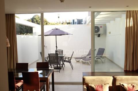 Moradia t2 c/vista mar em condominio com piscina