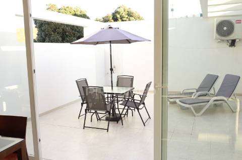 Moradia t2 c/vista mar em condominio com piscina