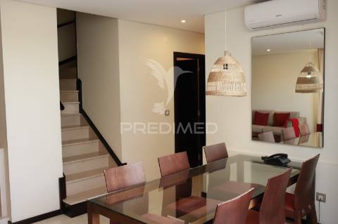 Moradia t2 c/vista mar em condominio com piscina