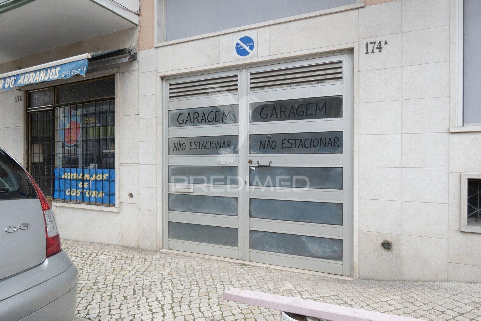Garagem espaço comercial centro de queluz