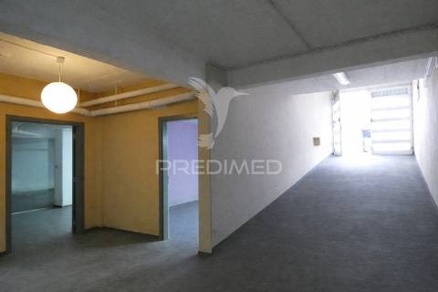 Garagem espaço comercial centro de queluz