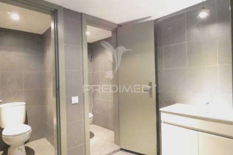 Garagem espaço comercial centro de queluz