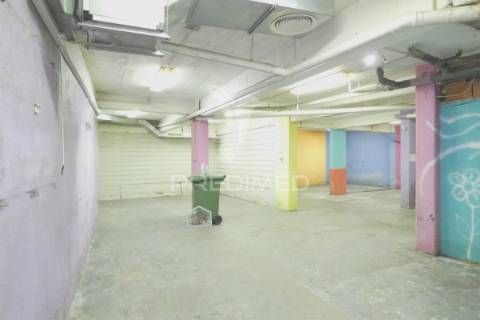 Garagem espaço comercial centro de queluz