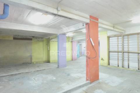 Garagem espaço comercial centro de queluz