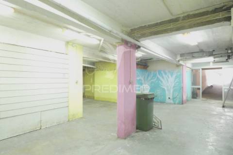 Garagem espaço comercial centro de queluz