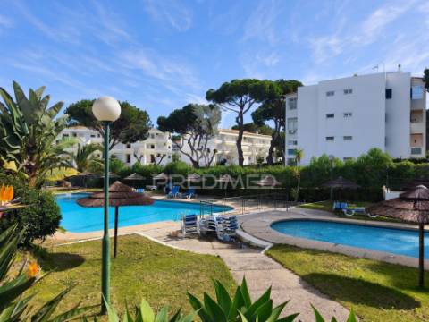 Vilamoura – apartamento em condomínio com piscina
