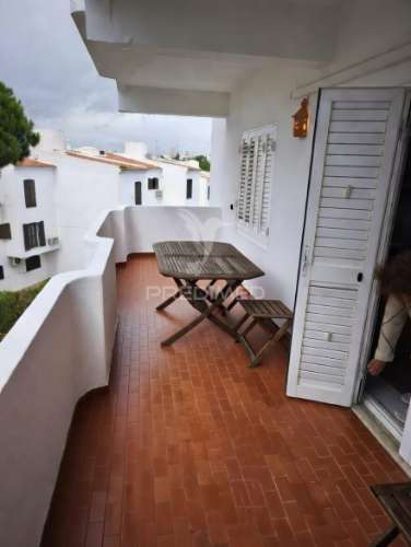 Vilamoura – apartamento em condomínio com piscina