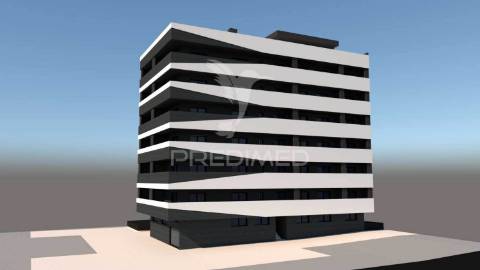 T1 em monte gordo, em edifício na 2ª linha com piscina