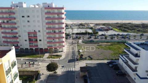 T1 em monte gordo, em edifício na 2ª linha com piscina