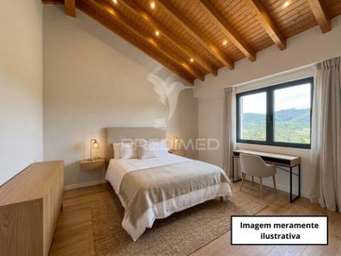 Moradia nova t3 (3 suítes) com charme tradicional a 10 min de tomar!