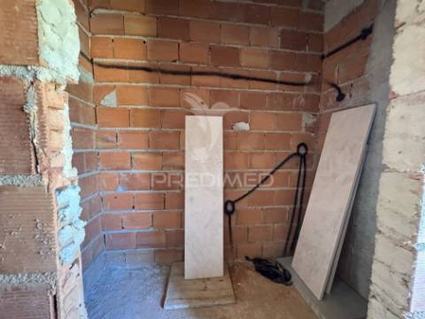 Moradia nova t3 (3 suítes) com charme tradicional a 10 min de tomar!