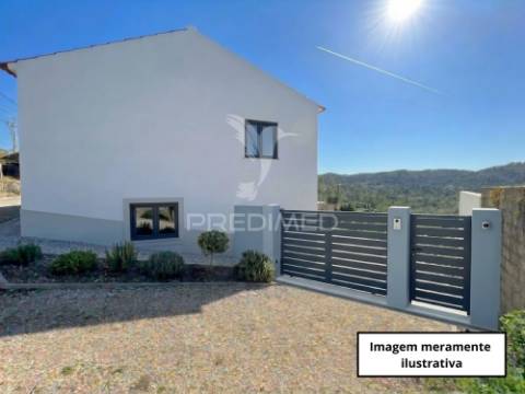 Moradia nova t3 (3 suítes) com charme tradicional a 10 min de tomar!