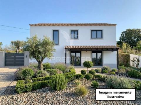 Moradia nova t3 (3 suítes) com charme tradicional a 10 min de tomar!